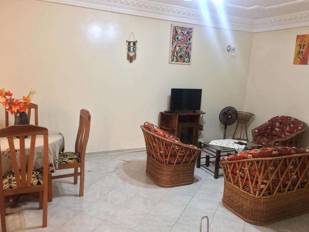 Residence Sh Yaounde Luaran gambar